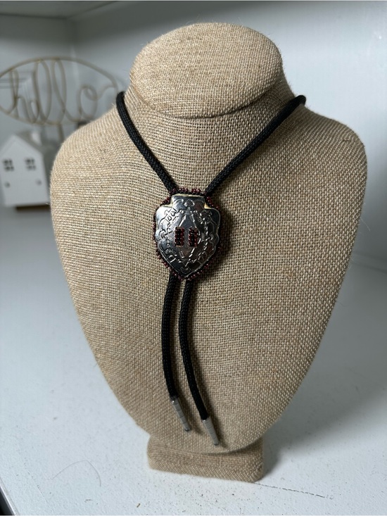 Jewelry - Vintage Western Bolo Tie Silver Tone Red Beaded Cowboy Southwestern Necklace 17”